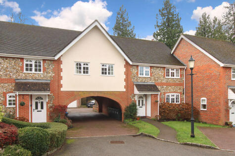 Dunsley Place, Tring