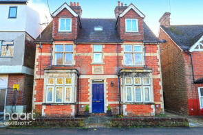 Flat 3, 27 Glenthorpe, Kings Road, Haslemere GU27 2QA