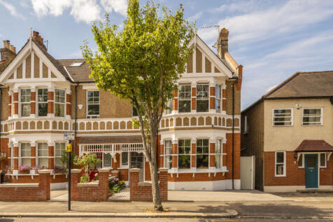 Beacontree Avenue, Walthamstow, London, E17
