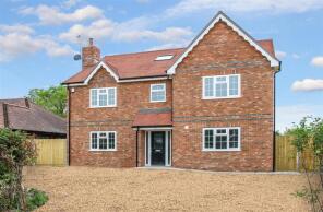 Applecroft, Bishops Road, Tutts Clump, Reading RG7 6JU