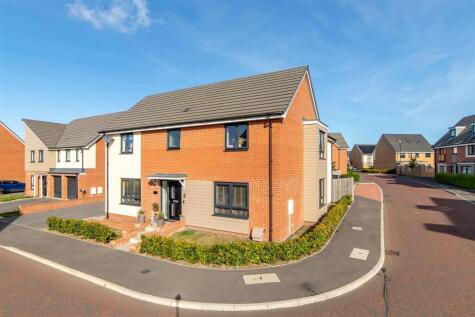 Whiteadmiral Place, Great Park, NE13