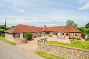 Langmere, Broad Way, Froxfield, Petersfield GU32 1DR