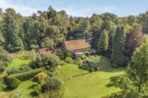 Ash Riding, Gatesdene Close, Little Gaddesden, Berkhamsted HP4 1PB