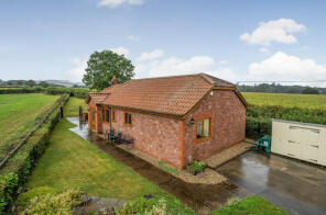 Seven Oaks, Cuckolds Row, Spaxton, Bridgwater TA5 1DD
