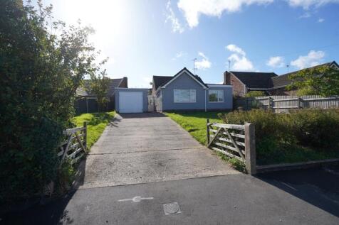Bretton Road, Ravenshead, Nottingham, Nottinghamshire, NG15