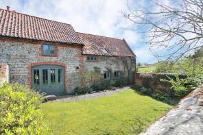 Moonstone Barn, Binham Road, Holt NR25 7LJ