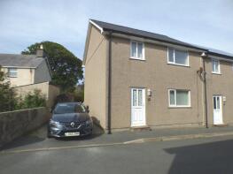 1, Maes Hyfryd, Caernarfon LL54 5AJ