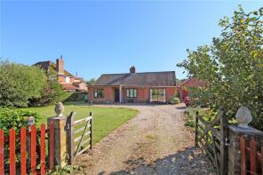 Lyncroft, Stone Street, Halesworth IP19 0RJ