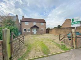 Meadow Lark, High Street, Gloucester GL2 7JN