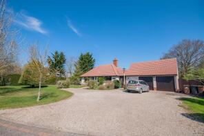 Kepouroikos, Domsey Lane, Little Waltham, Chelmsford CM3 3PS
