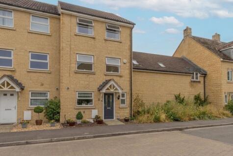 Avenue De Gien, Malmesbury, SN16