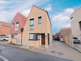 29, Cheshire Walk, Basildon SS14 3TW