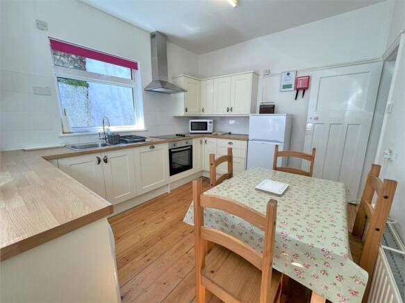 Kitchen.JPG