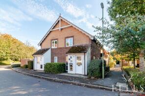 21, Vicarage Gardens, Lymington SO41 0XJ