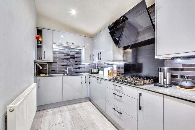 Kitchen_2.jpeg
