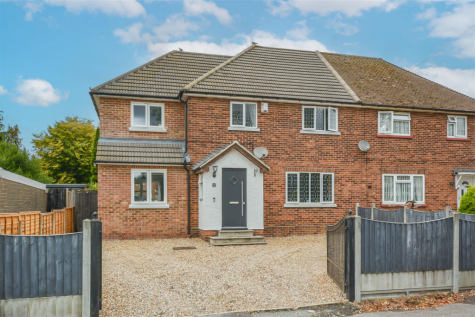 Larchwood Gardens, Pilgrims Hatch, Brentwood