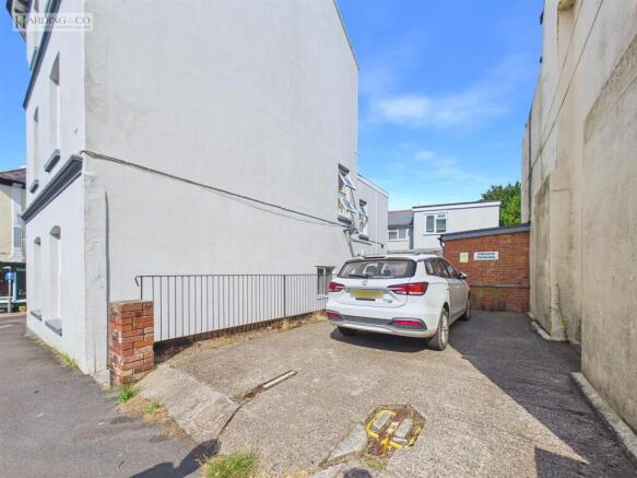 driveway and property front (1).g