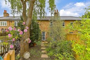 2, Lambourne Square, Manor Road, Lambourne, Romford RM4 1NJ