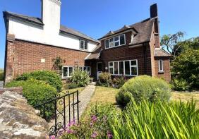 Clifton Cottage, Station Road, Dover CT15 6ER