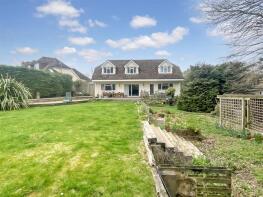 7, Grange Avenue, Rotherfield Peppard, Henley-on-thames RG9 5JP