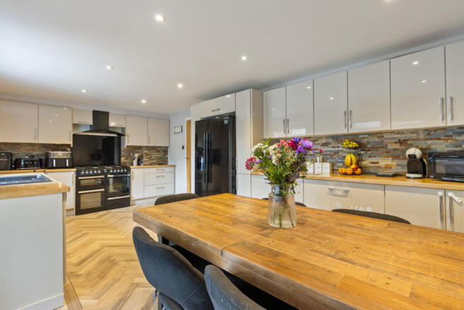 KITCHEN DINER (3)