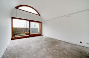 107, Speed House, Speed Highwalk, Barbican, London EC2Y 8AU