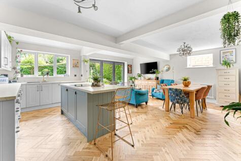 Milnthorpe Close, Bramham, Wetherby, West Yorkshire, LS23