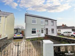 8, Heol Gwermont, Llansaint, Kidwelly SA17 5JA