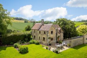 Hillacres, Colesbourne GL53 9NS