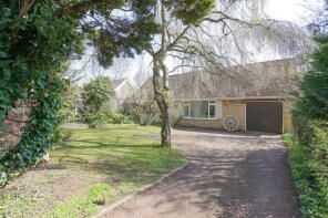 Tree Tops, Station Road, Cropredy OX17 1PS