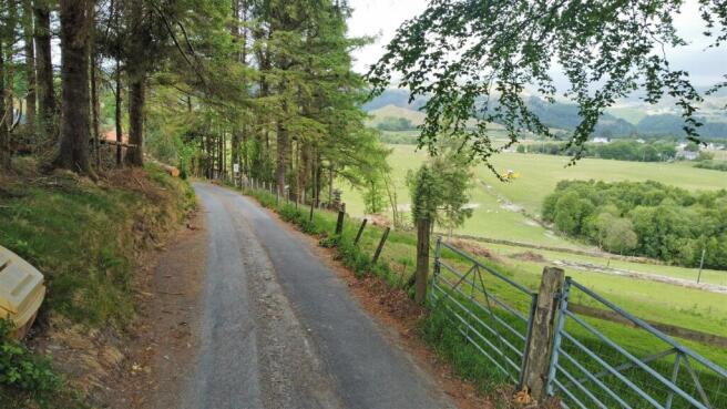Ochr Rhos - ground and view.jpg