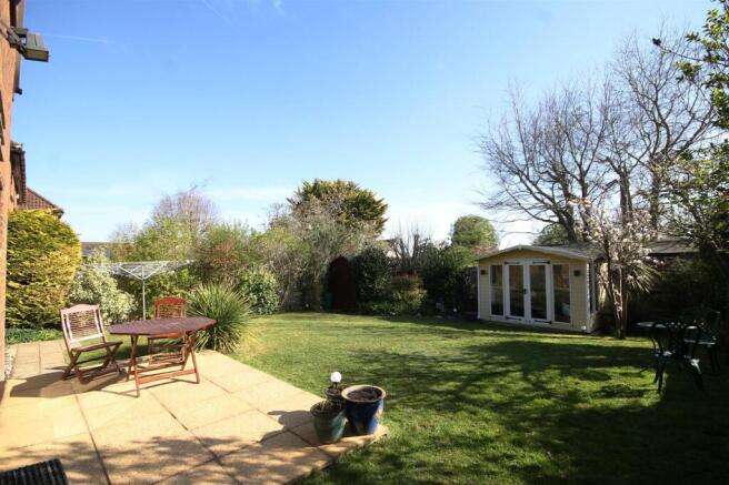 ..garden2.JPG