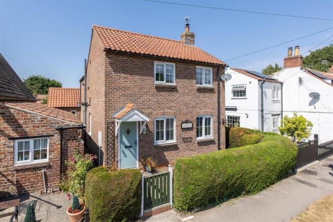 Garden Cottage External-3.jpg
