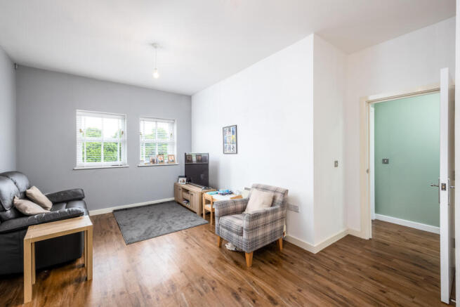 27 Broka Court, Aylesbury HP19 7HX-12