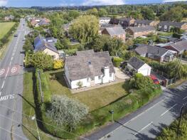 Roseway, B5009 From Aston Junction To A495 Whittington, Babbinswood, Oswestry SY11 4PQ