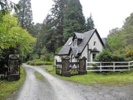 West Lodge, Invergloy, A82t B8004 Junction - Corriegour Lodge Hotel Access Road, Spean Bridge PH34 4DY