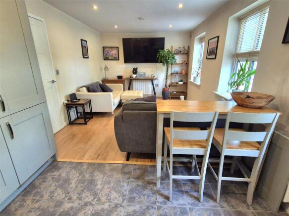 Lounge/Kitchen