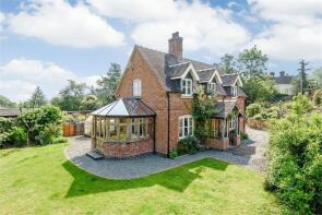 Fernleigh, Cleeton Lane, Kidderminster DY14 0QU