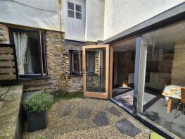 Basement Flat, 5, Trafalgar Square, Fowey PL23 1AZ