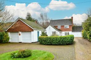 Tethers End, Marriotts Avenue, South Heath HP16 9QL