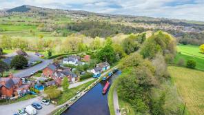 Canal House, Access Roads To Properties In Canal Side, Froncysyllte, Llangollen LL20 7RB