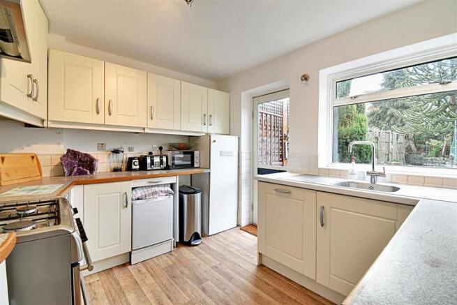 Kitchen 1.jpg