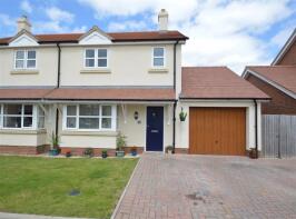 8, Golden Arrow Court, Longden, Shrewsbury SY5 8FA