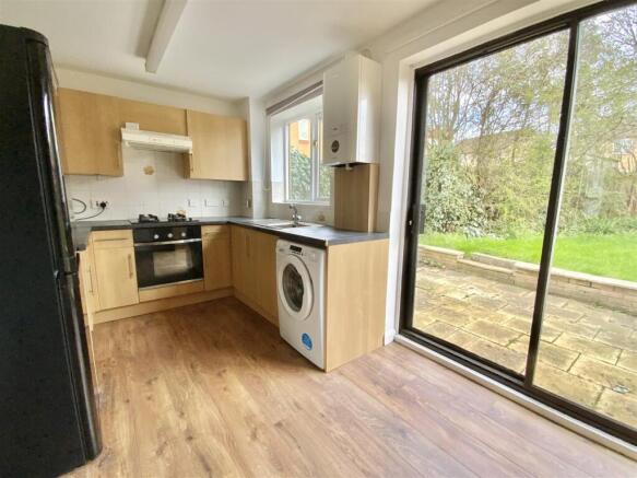 Kitchen/ Dining Room