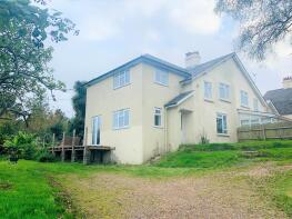 6, Valley View, Colyton EX24 6EE
