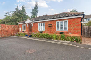 1, Stanley Close, Farnham GU9 9FF