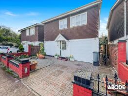 7, Holmsdale Close, Westcliff-on-sea SS0 0QW