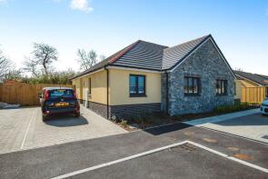 37, Cornfields Walk, Sageston, Tenby SA70 8DS