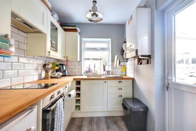 Kitchen_1.jpeg