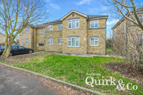 Elsinor Avenue, Canvey Island, SS8